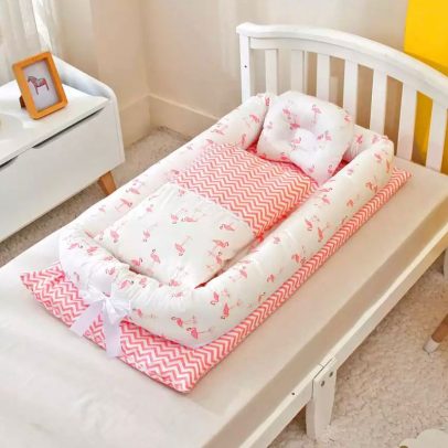 عش الطفل بالفلامنقو مع البطانية