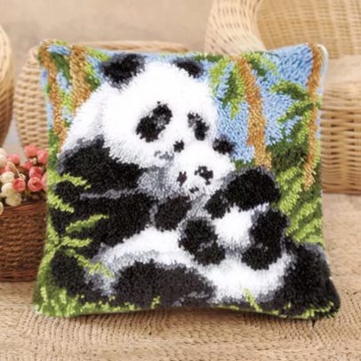 لعبة مخدة الصوف بشكل الباندا