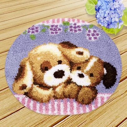 لعبة سجادة الصوف بشكل الكلبان المرحان